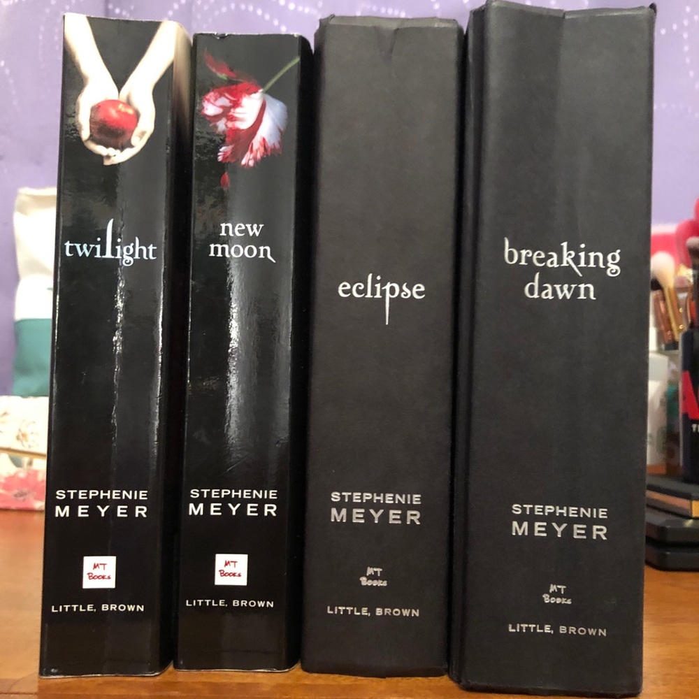 Twilight Book Series by Stephenie Meyers